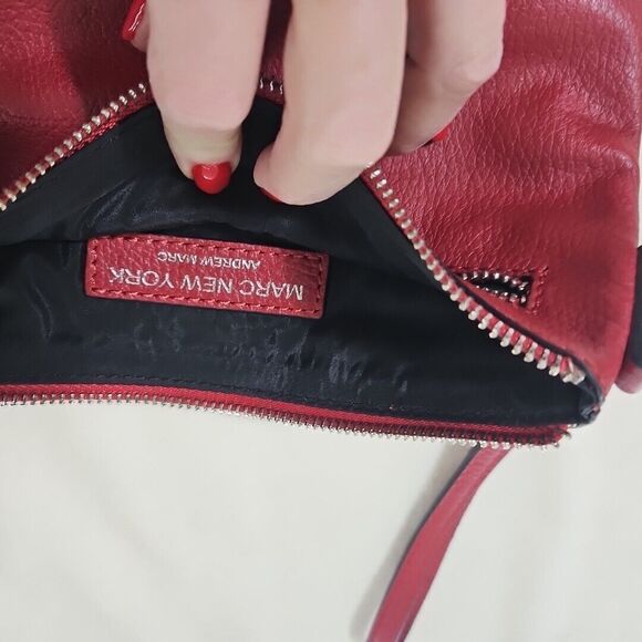 Andrew Marc /Marc New York Genuine Pebbled Leather Red Wristlet GUC no strap - Picture 6 of 10